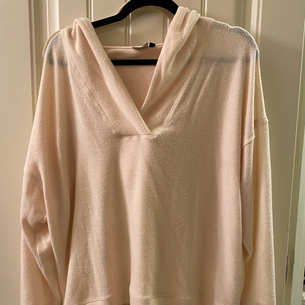 Mono B Cream Pullover. Size S
